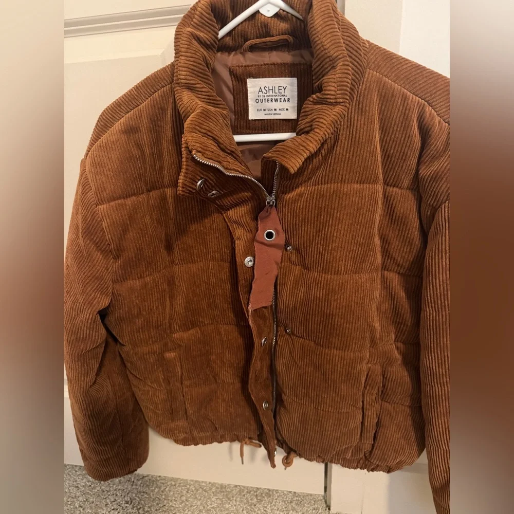 Ashley By 26 International Corduroy Puffer Jacket in Chestnut Brown - Picture 3 of 5